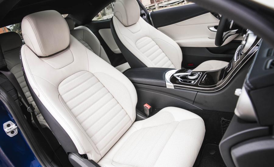 Интерьер Mercedes-Benz C300 Coupe AMG Line 2016 года  (NA) (фото 10 из 26)